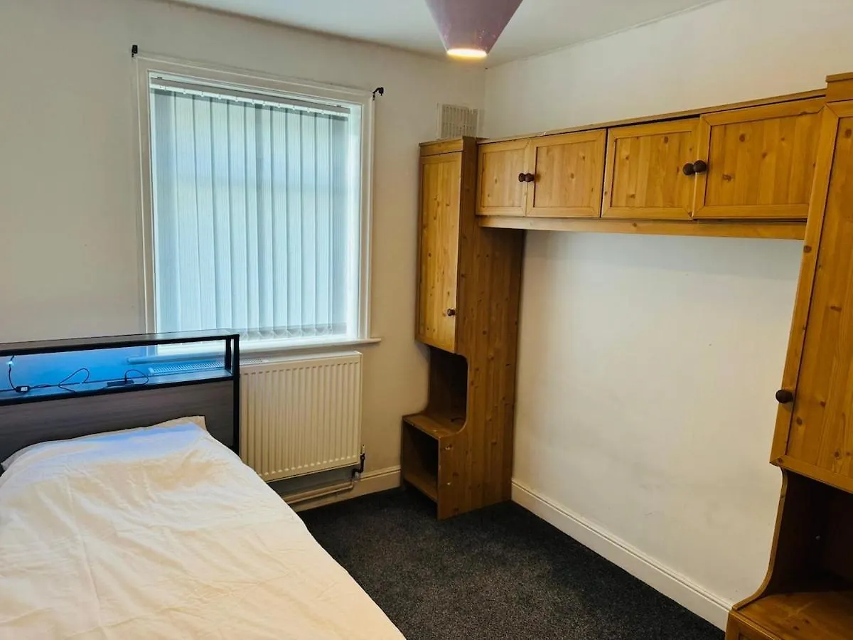 Vakantiehuis Cozy 2 Bedroom House In Bradford With 2 Private Car Parking And Garden Verenigd Koninkrijk