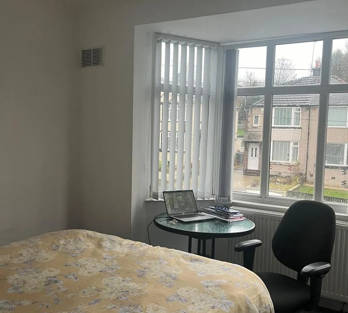 Cozy 2 Bedroom House In Bradford With 2 Private Car Parking And Garden Bradford (West Yorkshire)