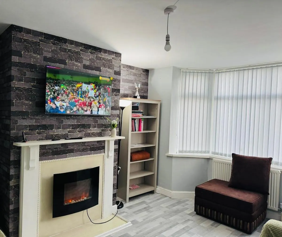 Cozy 2 Bedroom House In Bradford With 2 Private Car Parking And Garden