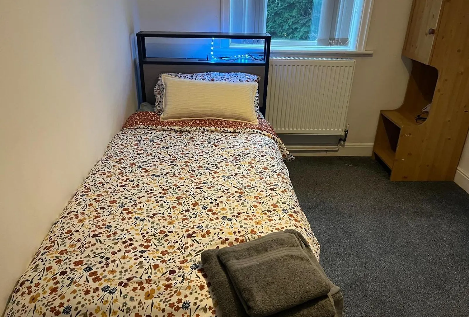 Vakantiehuis Cozy 2 Bedroom House In Bradford With 2 Private Car Parking And Garden